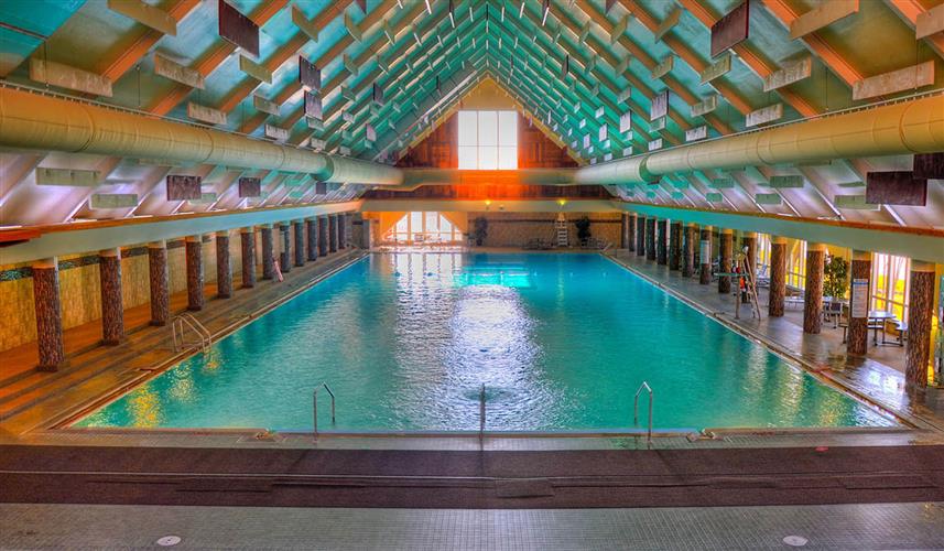 Fairmont Hot Springs Resort: Indoor Pool