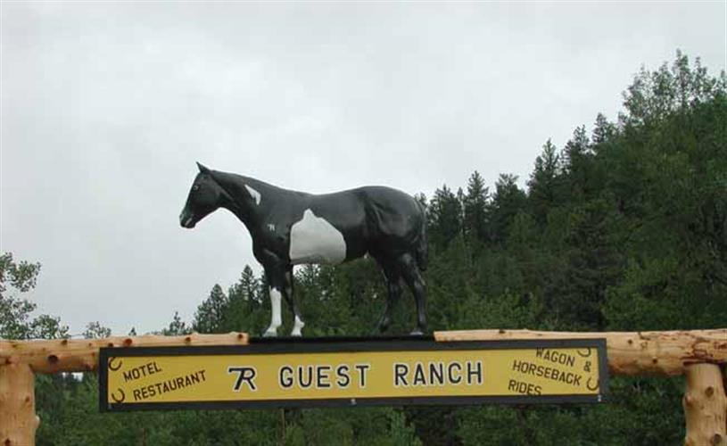 7R Guest Ranch: entrance sign