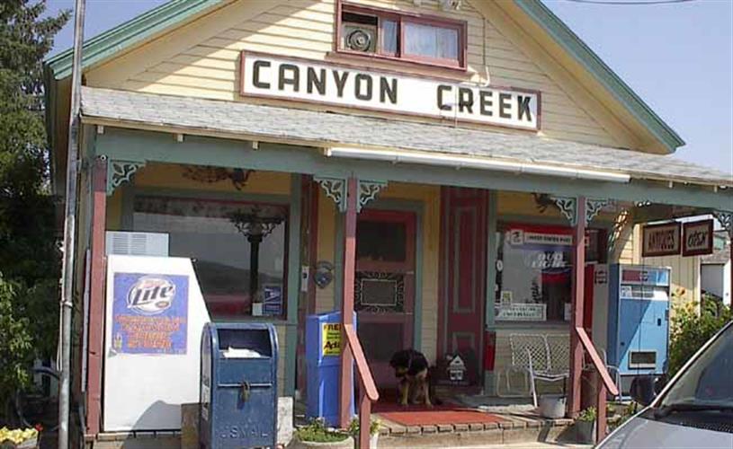 Canyon Creek Country Store: exterior