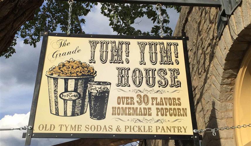 The Grande Yum Yum House: 