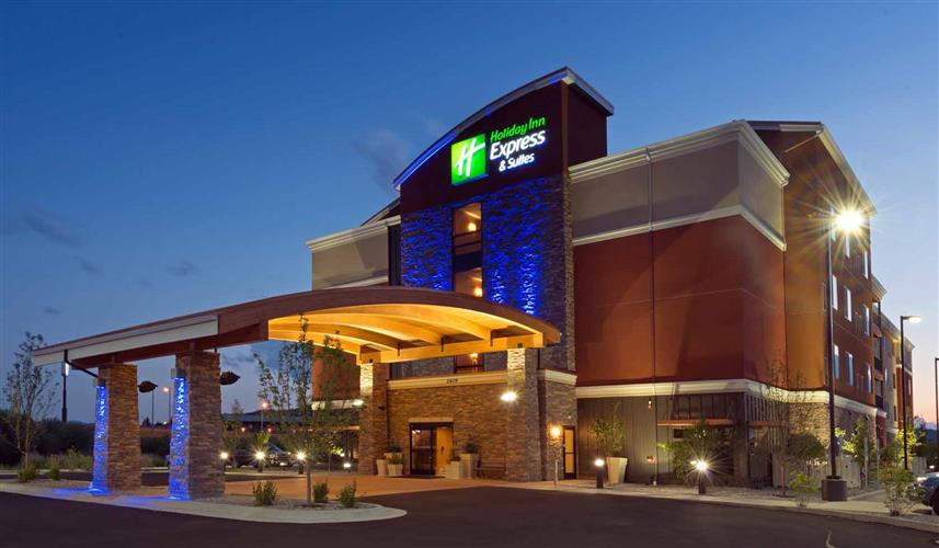 Holiday Inn Express & Suites: 