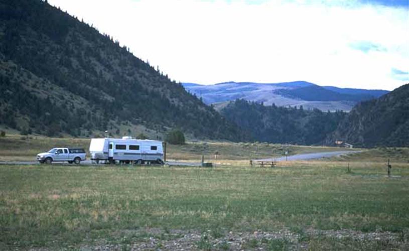 Red Mountain: trailer in campsite