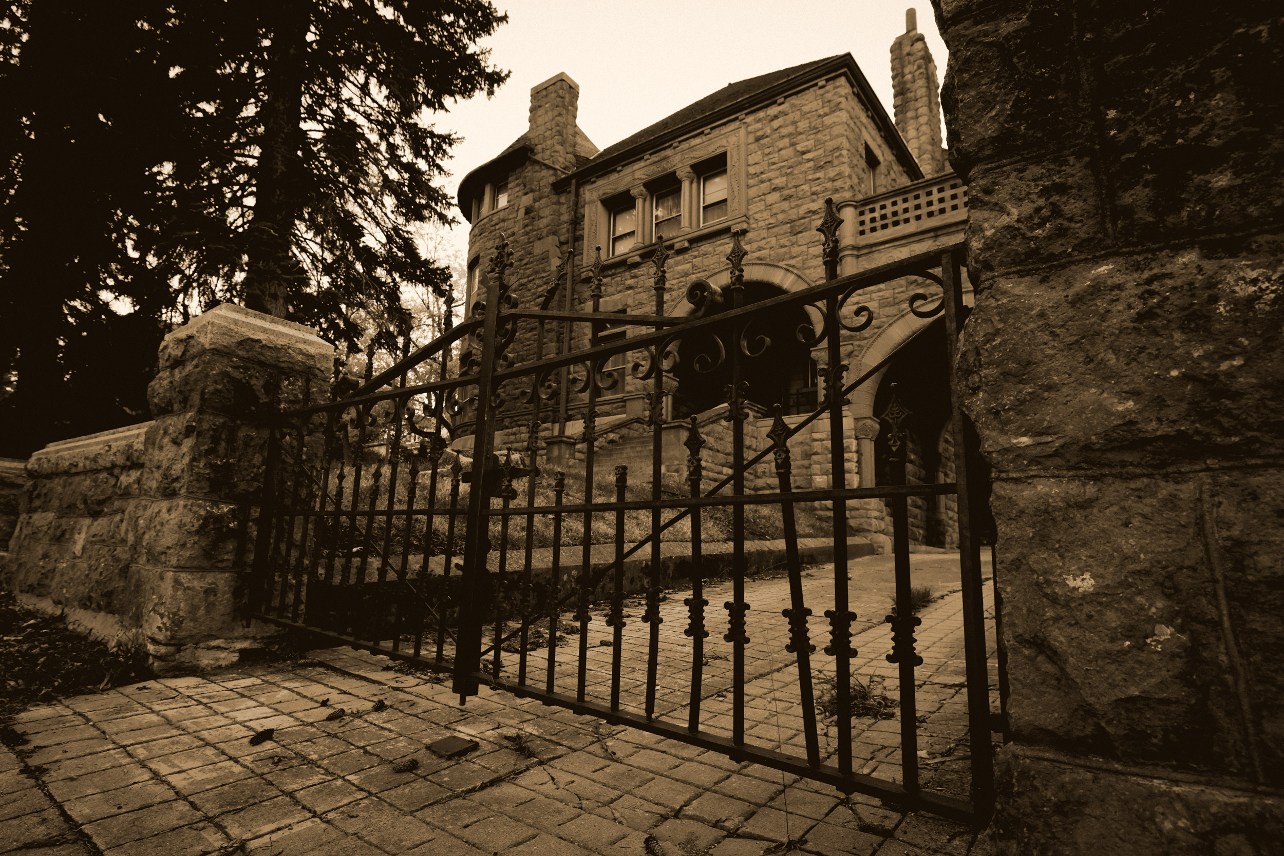 Spooky Helena Mansion