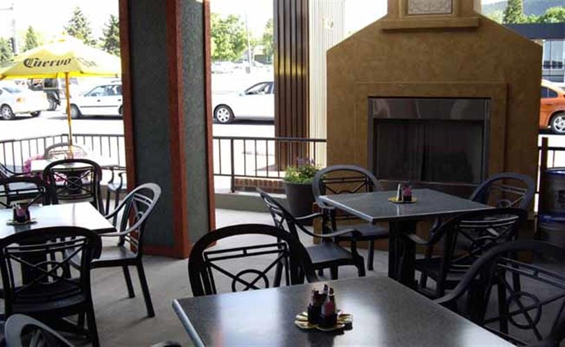 Jorgenson's Restaurant & Lounge: patio and fireplace