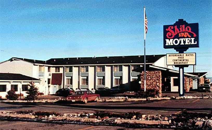 Shilo Inn and Suites: exterior of Shilo Inn