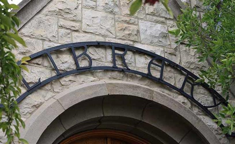 Dillon Public Library: archway