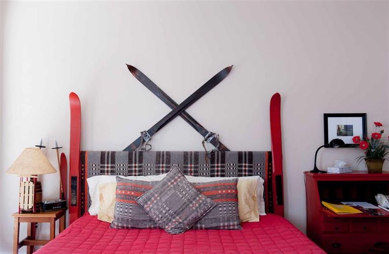 The Broadway Hotel: guest room