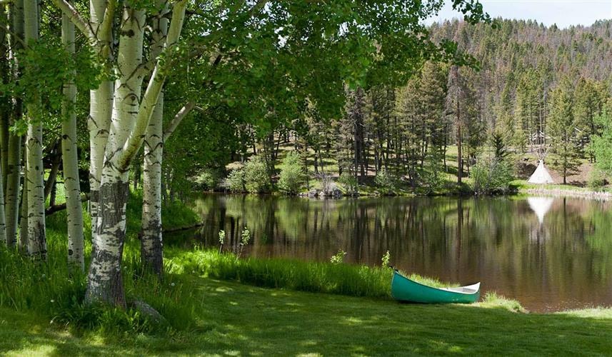 Feathered Pipe Ranch: Yoga & Personal Growth Retreat Center: 