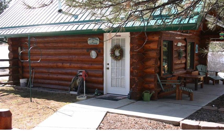 Montana Country Cabin: 