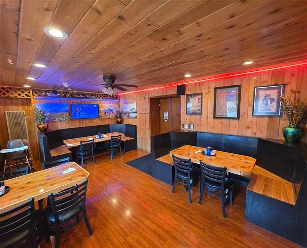 Mountain Good Restaurant: 