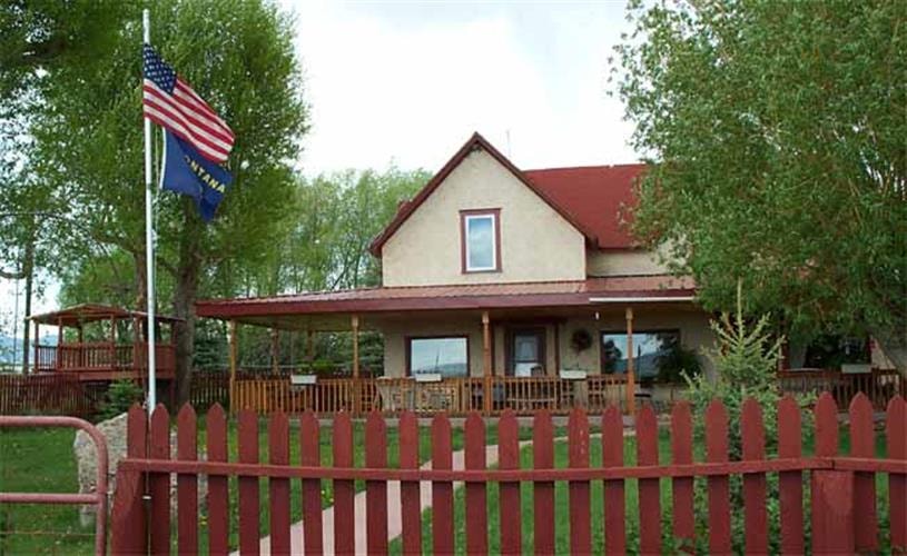 The Ranch B&B: exterior of bed & breakfast