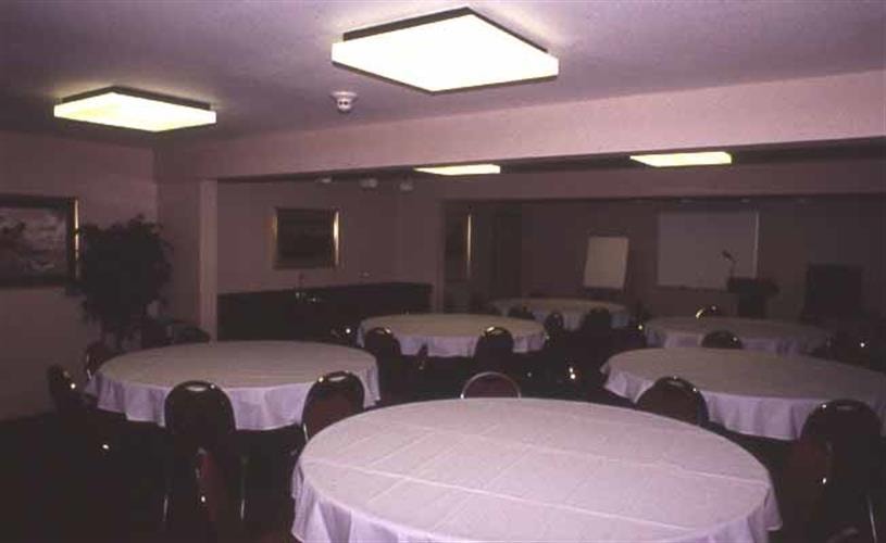 Super 8: banquet room