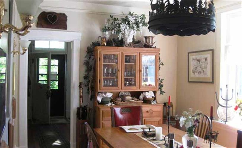 Ruby Valley Inn: dining room