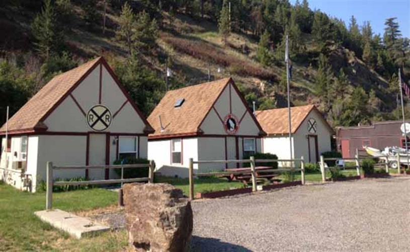 Wolf Creek Angler Lodging & Flyshop: cabins