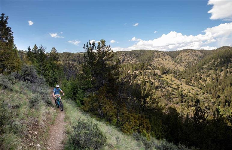 Lewis & Clark Caverns Trail System: 