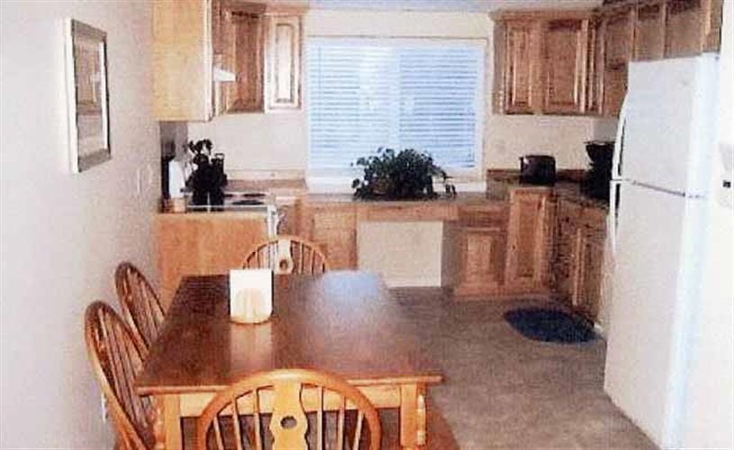 Blackfoot River Inn: kitchen