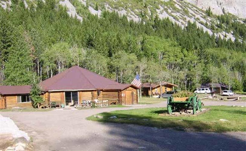 Sun Canyon Lodge & Outfitting: main lodge