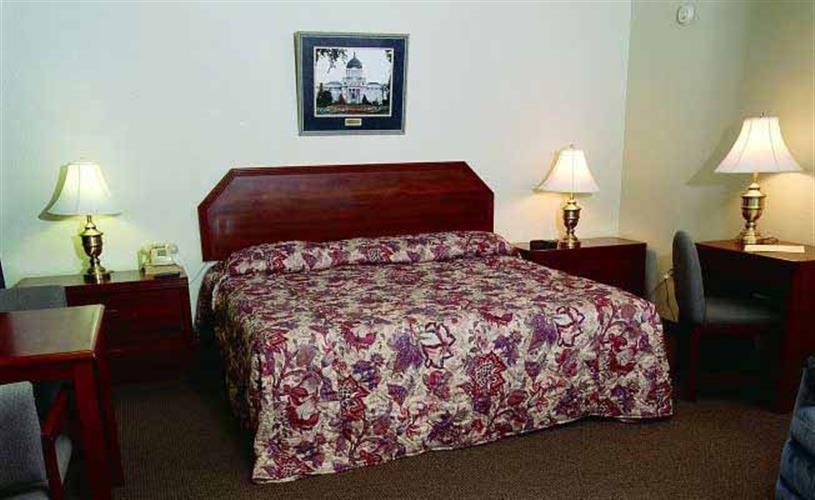 Howard Johnson by Wyndham Helena: room