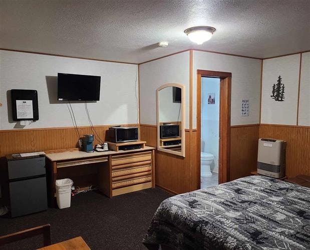Three Bears Motel: 