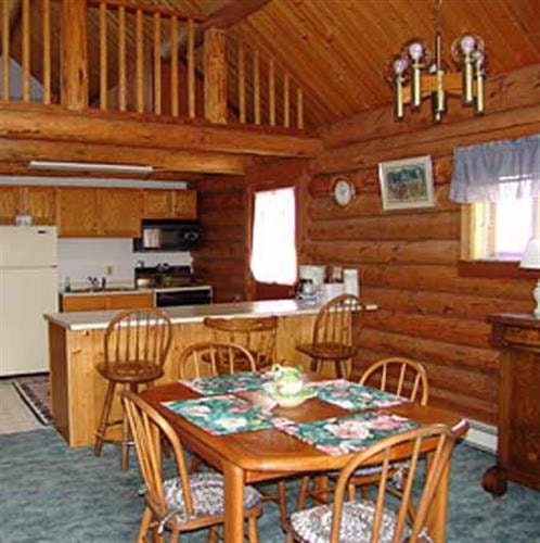 Fairmont Chalets: kitchen