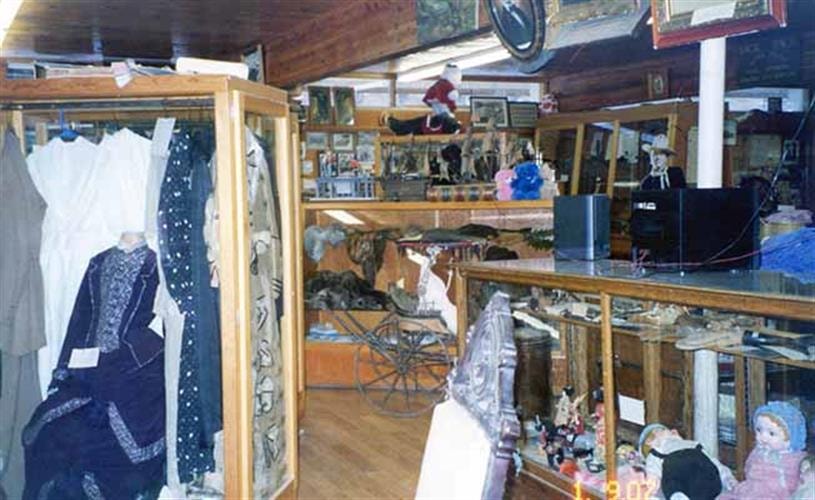 J. Spencer Watkins Memorial Museum: Display