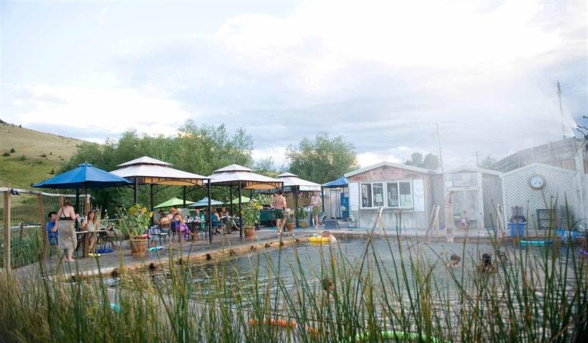 Norris Hot Springs 50 Mile Grill & No Loose Dogs Saloon: 