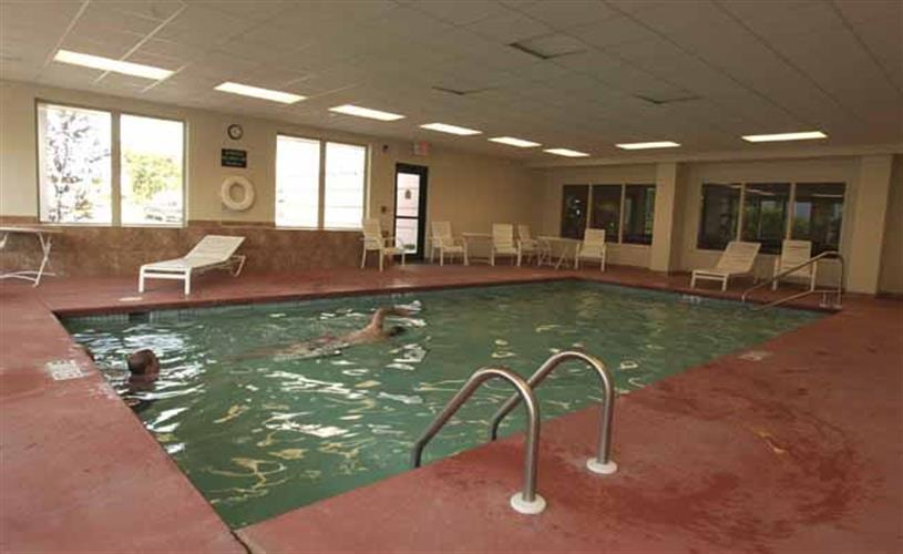 Wingate: swimming pool