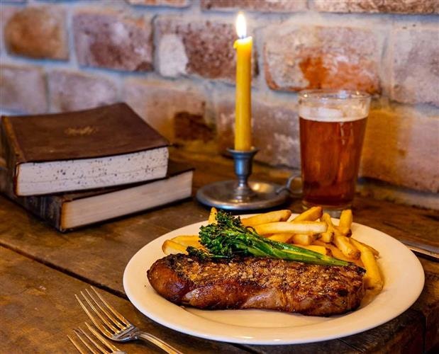Wells Fargo Bar & Grill: 