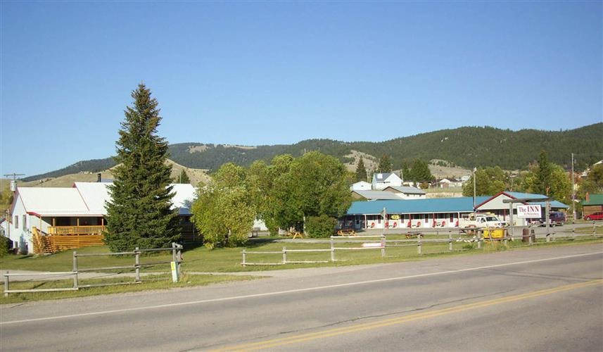 The Inn at Philipsburg: The Inn exterior