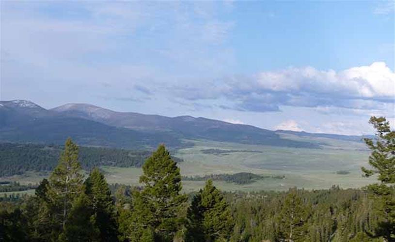 Mountain Elk Hunting Retreat: scenery