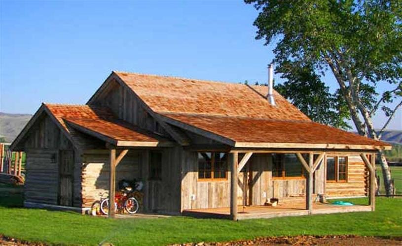 J Bar L Ranch Fishing Cabin: 