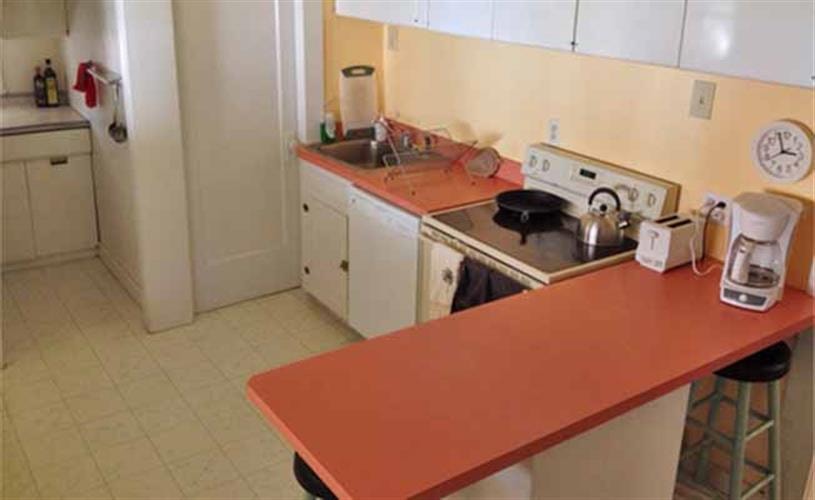 The Steffens Street House: kitchen