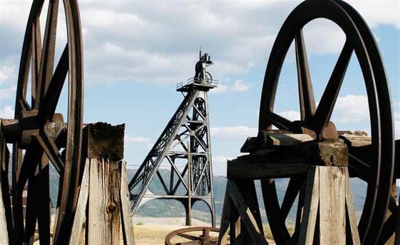 Granite Mountain Memorial Overlook: head frame