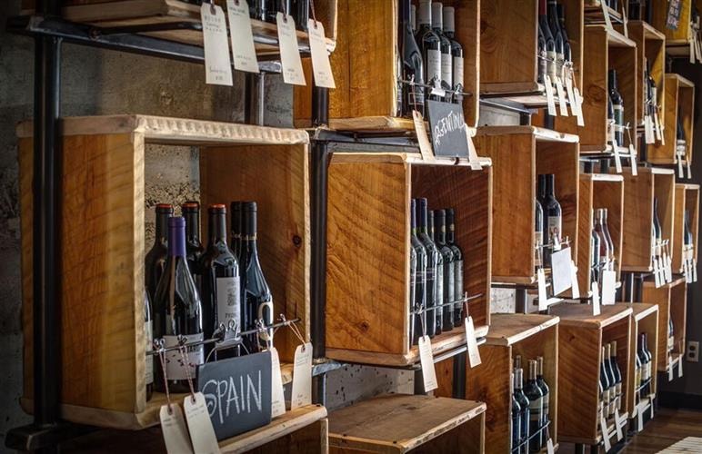 The Hawthorn Bottleshop & Tasting Room: 