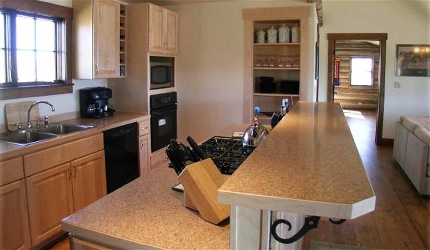 Twin Bridges Fishing Cabin: 