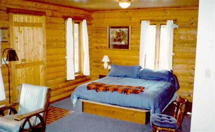 Moose Springs Ranch: bedroom