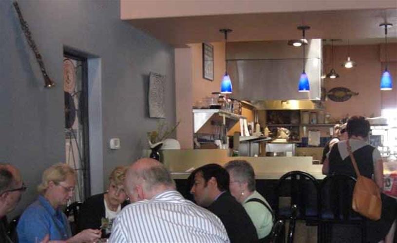 Benny's Bistro: interior