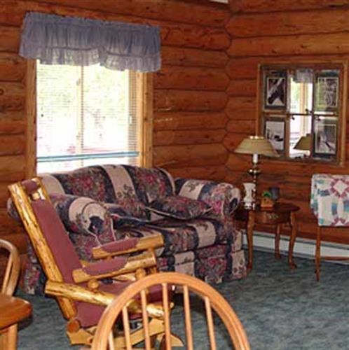 Fairmont Chalets: living room