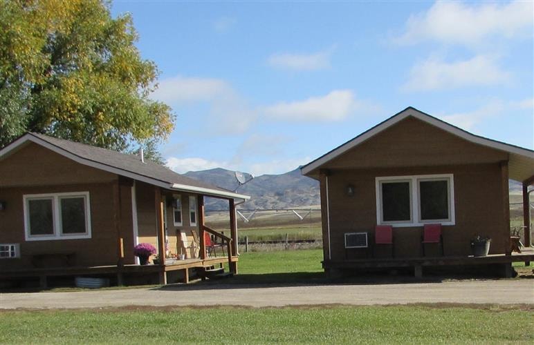 Pioneer Mountain Cabins: 