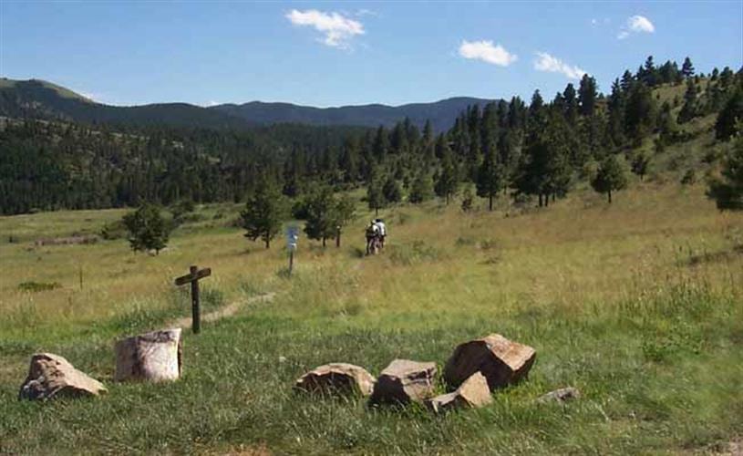 Mount Helena City Park: Prospector Shaft Trail