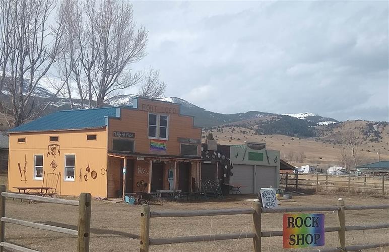 Treasure Town Market: 