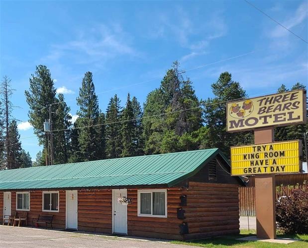 Three Bears Motel: 