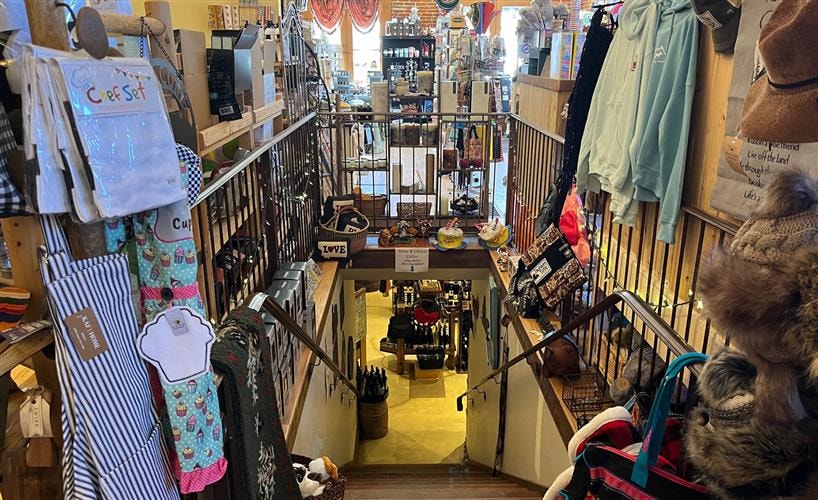 Kaiser House Mercantile & Wine Cellar: 