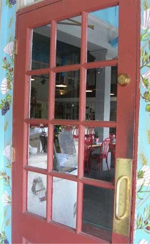 Mediterranean Grill: exterior