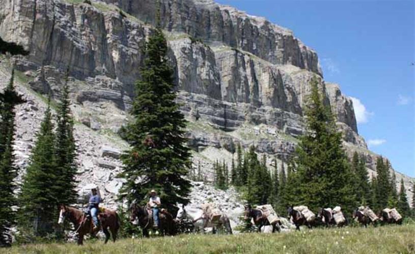 Sun Canyon Lodge & Outfitting: along the Rocky Mountain Front