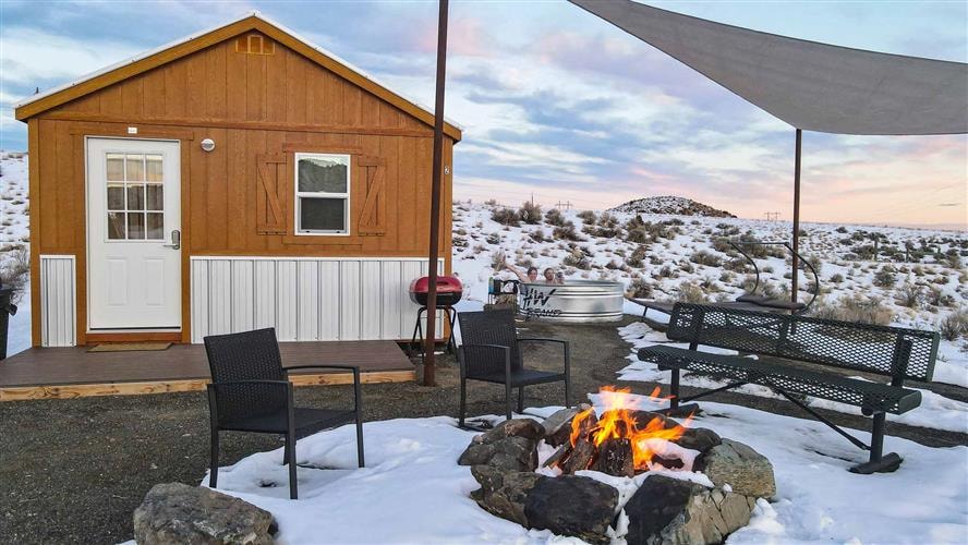 Pipestone Village & Hotsprings: 