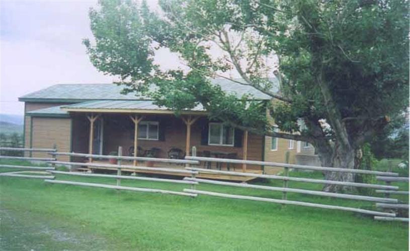 Staubach Creek Ranch: exterior of home