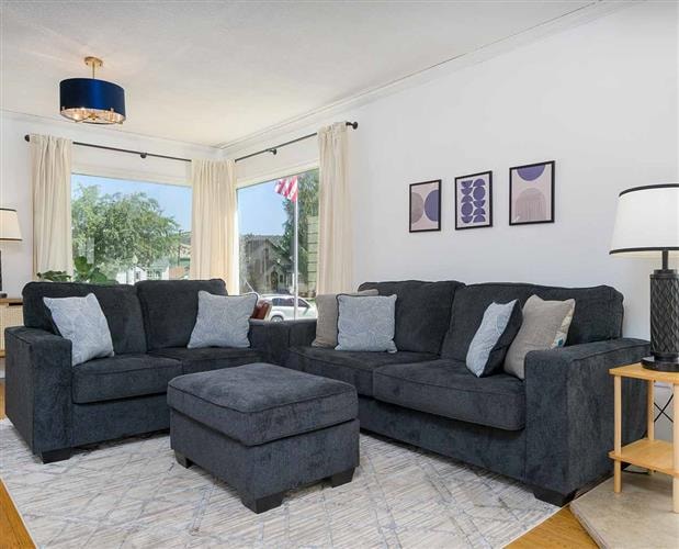 Black Diamond Bungalow: 