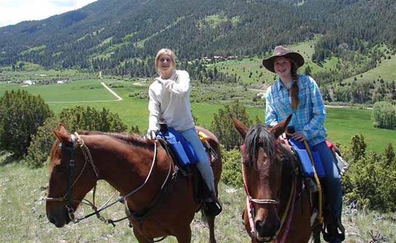 Broken Arrow Lodge & Outfitters: horseback riding