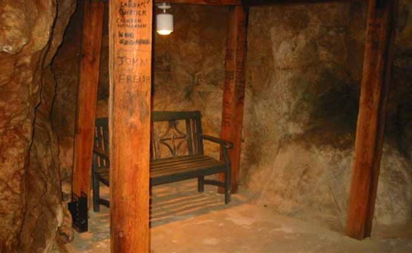 Sunshine Radon Health Mine: interior of mine